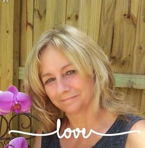 Meet your Posher, Elyse